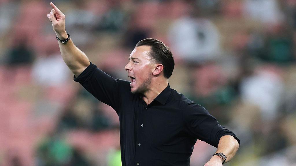 Matthias Jaissle pointing on the touchline