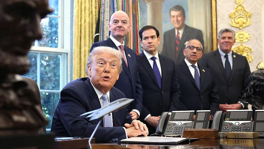 Donald Trump, Marco Rubio, Carlos Cordeiro and Rep. Darin LaHood in the Oval Office
