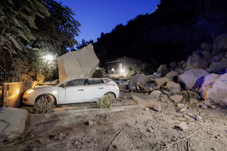 Magnitude 4.7 quake strikes near Italy's Naples, causing outages and damage